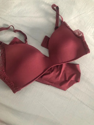 内衣收到了 朋友说质量非常好很喜欢很喜欢 穿着也舒服 合适 颜色漂亮 内衣收到了 朋友说质量非常好很喜欢很喜欢 穿着也舒服 合适 颜色漂亮