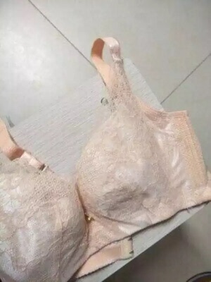 包装很严实，聚拢效果不错，和卖家描述的一样，下水洗了也没有变形，没有掉色，面料摸着柔软，穿着很舒服，一点也没有束缚感！