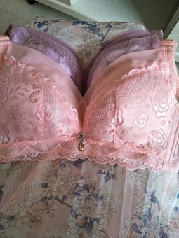 （︶︿︶）穿着很舒服！很薄很柔软不磨皮肤跟描述的一致！最满意的是送了加长扣！穿着有点紧使加长扣正好！夏天穿着还不热！质量可以！下次还来这店购买！包装很好！物美价廉！很满意的一次购物！这个回来合适还舒适。这个价位可以的啦，太超出意料了！┬─┬ ノ( ゜-゜ノ)