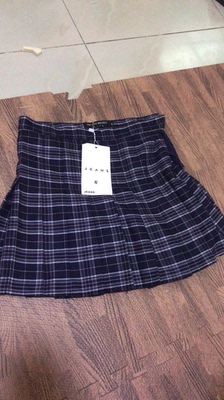 裙子上身效果很好，尺码标准，内含安全裤穿起来很方便