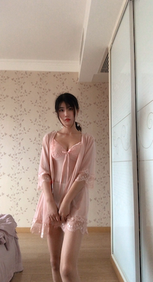 第一次穿这种睡衣，很舒服，不扎人，刚收到老公就要给我拍留念。