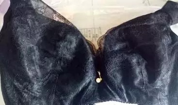 首先面料非常舒服，穿上不会勒，而且比较透气，总之非常不错。