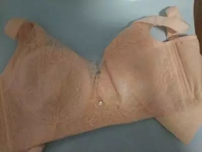 内衣质量特别好，穿着很舒服，大小合适，蕾丝少女感十足，非常可爱，喜欢哦