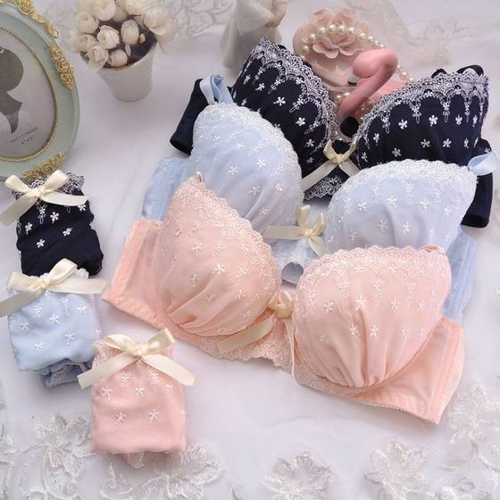 Free shipping pink blue small fresh chiffon Japanese underwear thin cotton embroidered cute girl bra set with large size
Free shipping pink blue small fresh chiffon Japanese underwear thin cotton embroidered cute girl bra set with large size