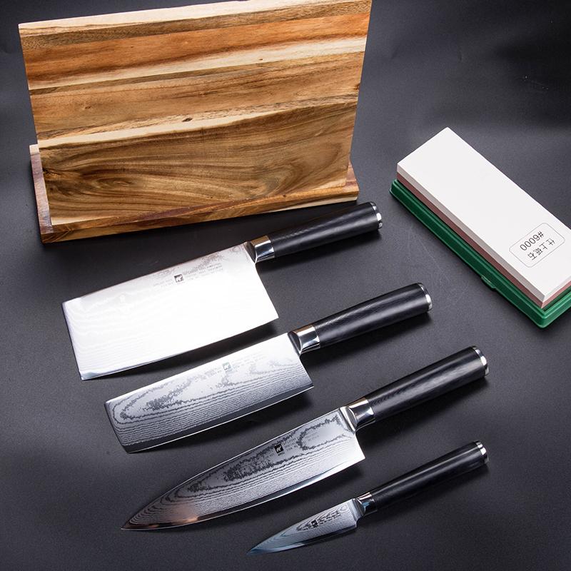 有时候需要轻盈的切菜刀,用处不一样的刀具种类也不一样,让平时切菜