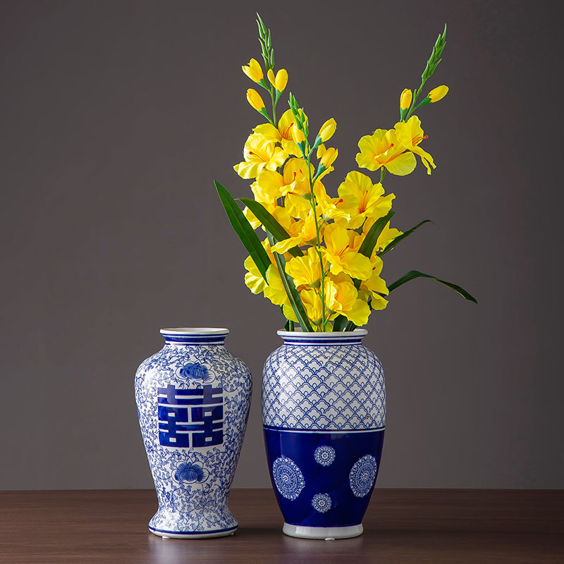 Jingdezhen ceramic furnishing articles home sitting room archaize handicraft decoration Chinese flower arranging decoration of blue and white porcelain vase