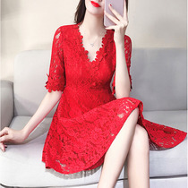 2018 spring new products slightly fat covering the belly v-neck dress fat sister age reduction Tibetan meat does not show fat lace shirt summer