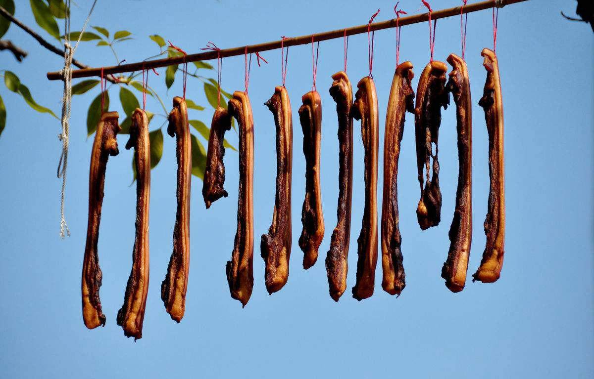 花样晒腊肉,炫富的另一种方式!