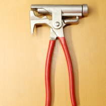 Cast steel devil hammer multifunctional hammer with hammer hand-assisted nails smashing nails are not easy to crook