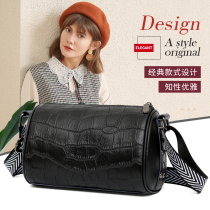Genuine Leather Skew Satchel 100 Lap Large Capacity Head Layer Bull Leather Crocodile Tattoo Single Shoulder Bag Soft Leather Pure Color Embossed Pillow Womens Bag