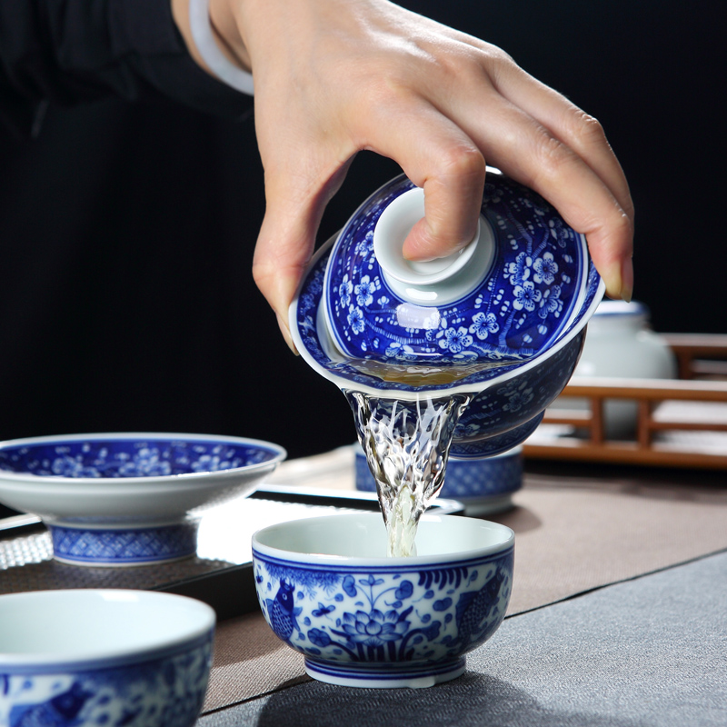Jingdezhen blue and white hand - made ceramic ice MeiWen tureen tea cups a single large tea cup hot kung fu tea set