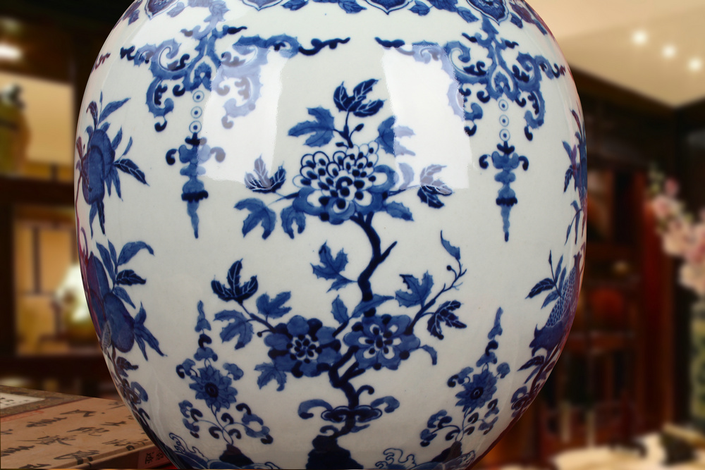 Jingdezhen ceramics high - grade hand - made ssangyong ear peach bound branch of blue and white porcelain vase modern home furnishing articles