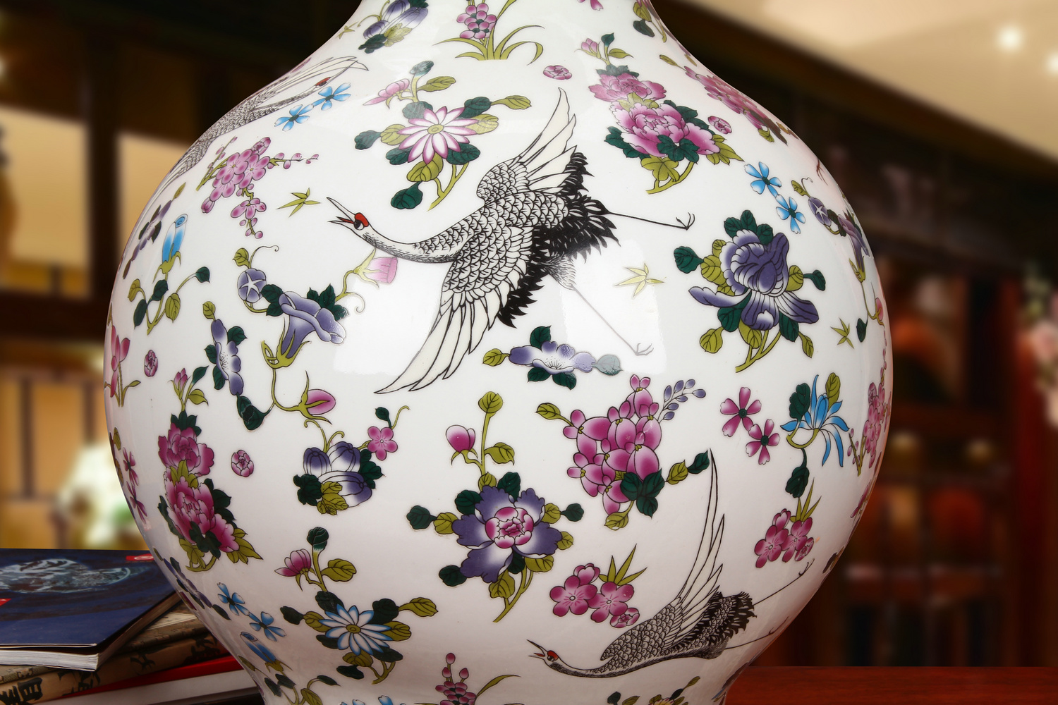 Jingdezhen ceramics powder enamel noctilucent pine crane, the design of large vases, modern Chinese style household crafts