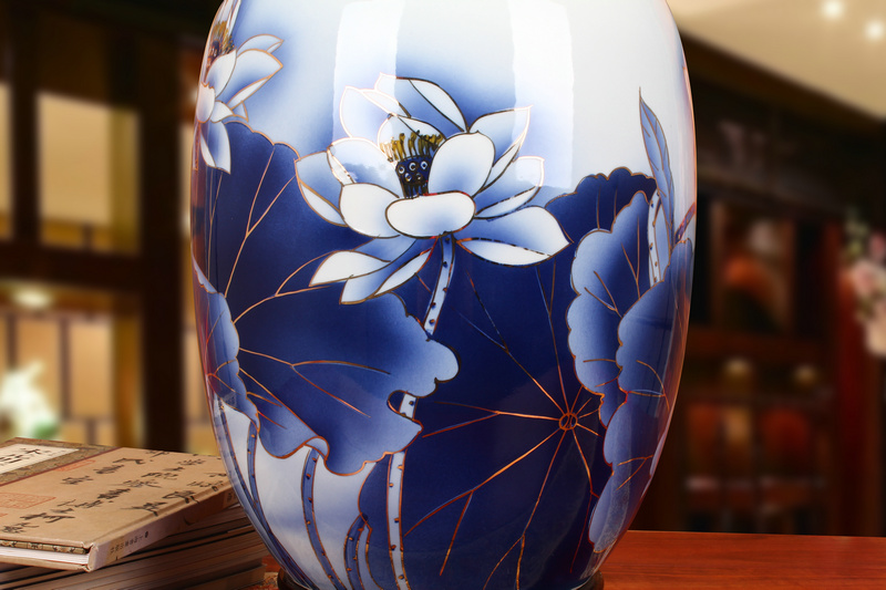 The see colour blue and white porcelain of jingdezhen ceramics high - grade hand - made lotus flower vases, The sitting room is The study of Chinese style household furnishing articles