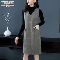 Yue Chi 20 woolen vest dress Autumn Winter new womens vest base skirt fashion temperament Joker