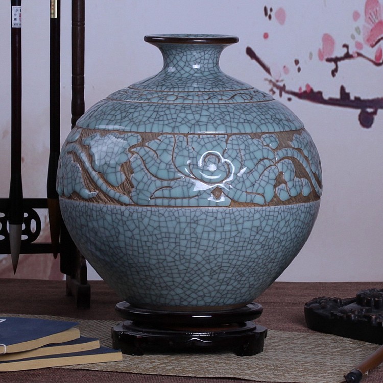 Jingdezhen ceramics hand - carved retro up vases, flower arranging Chinese style porch sitting room adornment is placed