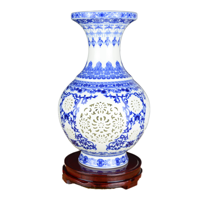 Blue and white porcelain of jingdezhen ceramics powder enamel vase creative Chinese style restoring ancient ways is sitting room ark, home furnishing articles