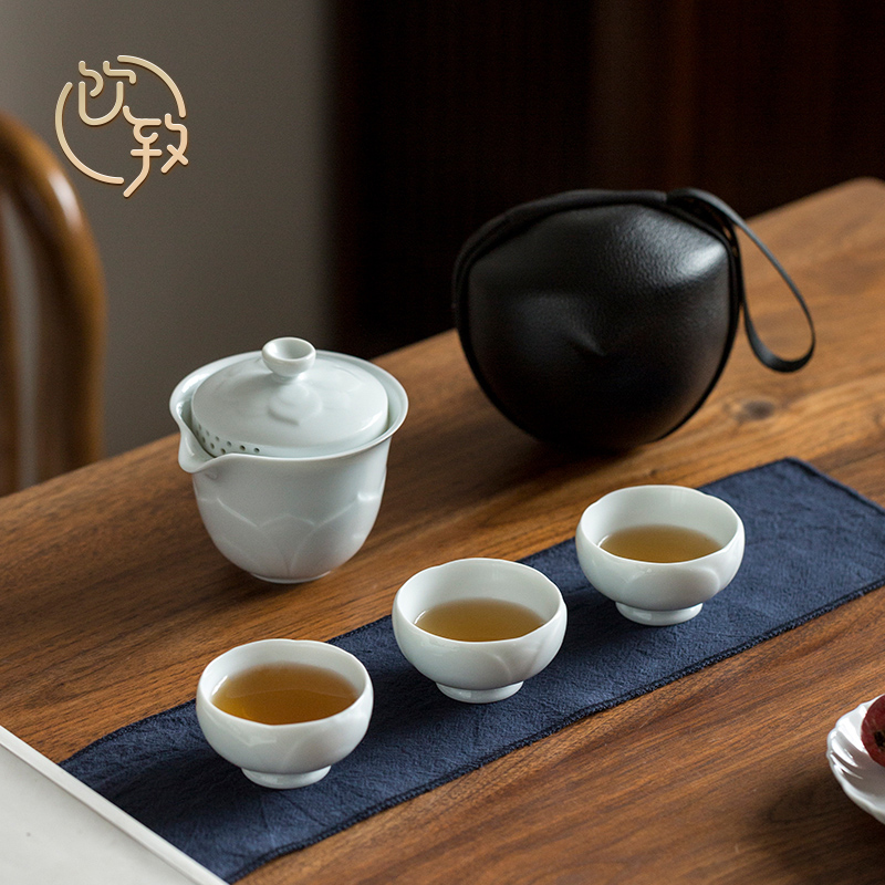 Ultimately responds to travel tea set kung fu tea set of small ceramic crack with a pot of three portable package