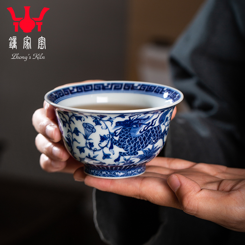 Clock kung fu tea house up with jingdezhen blue and white maintain full manual kirin possessed branch lotus master cup pressure hand cup in delight