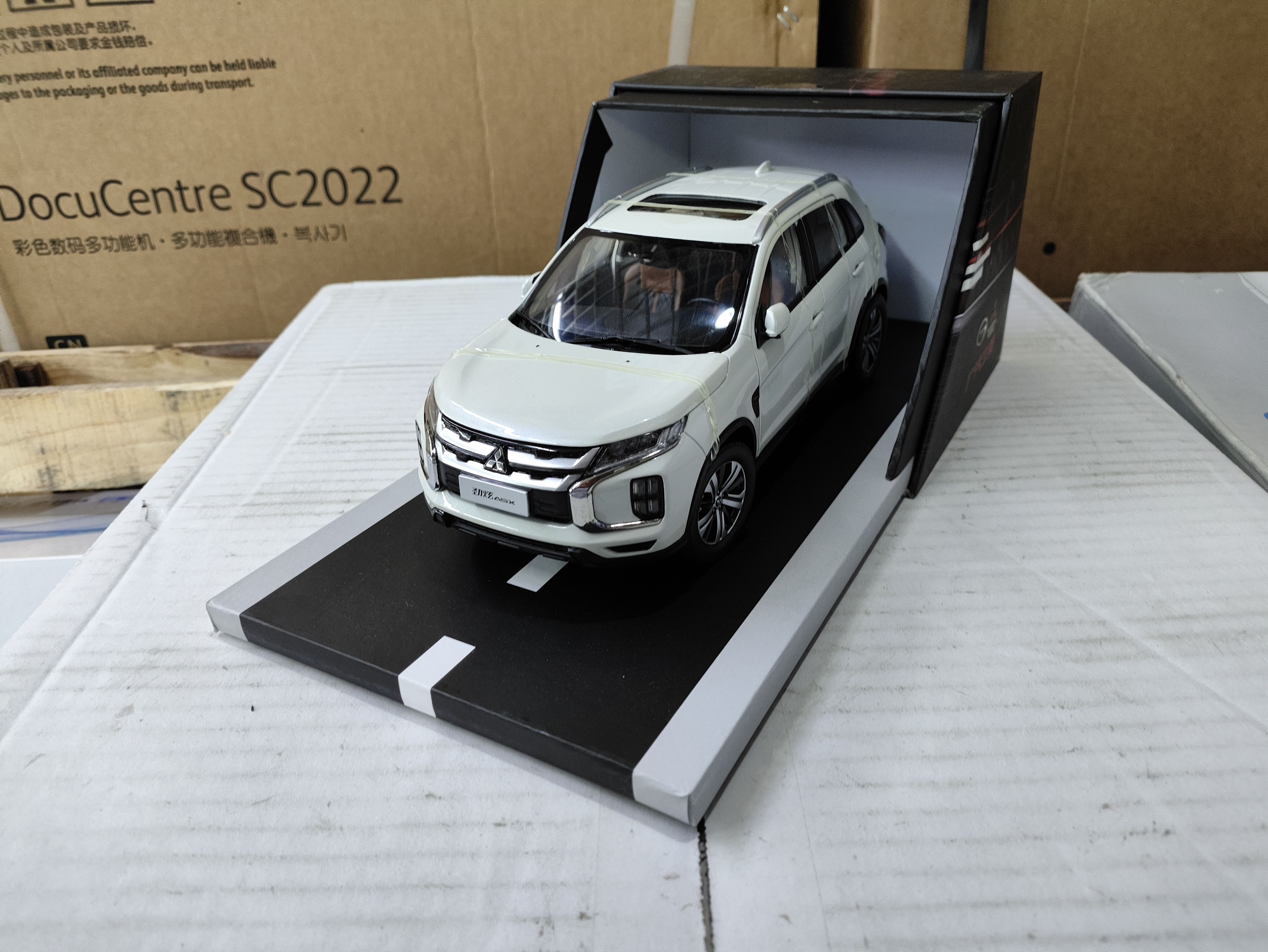汽車模型 O1CN01e4CHG12EphyT55YeU_!!