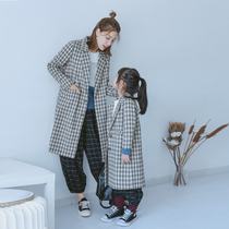 2021 spring and autumn new large childrens long coat original Korean version of mother and daughter parent-child plaid suit jacket