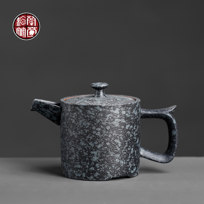 Coarse pottery from the single household of Chinese style restoring ancient ways single teapot ceramic teapot manual single pot small lettering