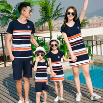 Beach parent-child summer suit 2021 New Tide Korean version of three family dress striped T-shirt mother and daughter dress