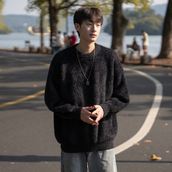 Winter thickened round neck long-sleeved mink plush sweater for men and women Korean style ins base knitted sweater warm and loose inner wear
Winter thickened round neck long-sleeved mink plush sweater for men and women Korean style ins base knitted sweater warm and loose inner wear