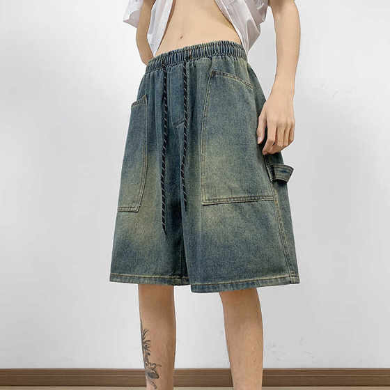 Retro straight large pocket denim shorts men's loose American street vibe casual elastic waist drawstring five-point pants
Retro straight large pocket denim shorts men's loose American street vibe casual elastic waist drawstring five-point pants