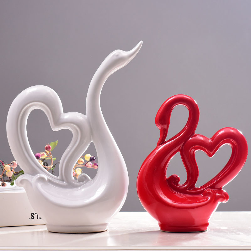 New sitting room place wedding gift ceramics, home decoration decoration is red and white couples swan feathers