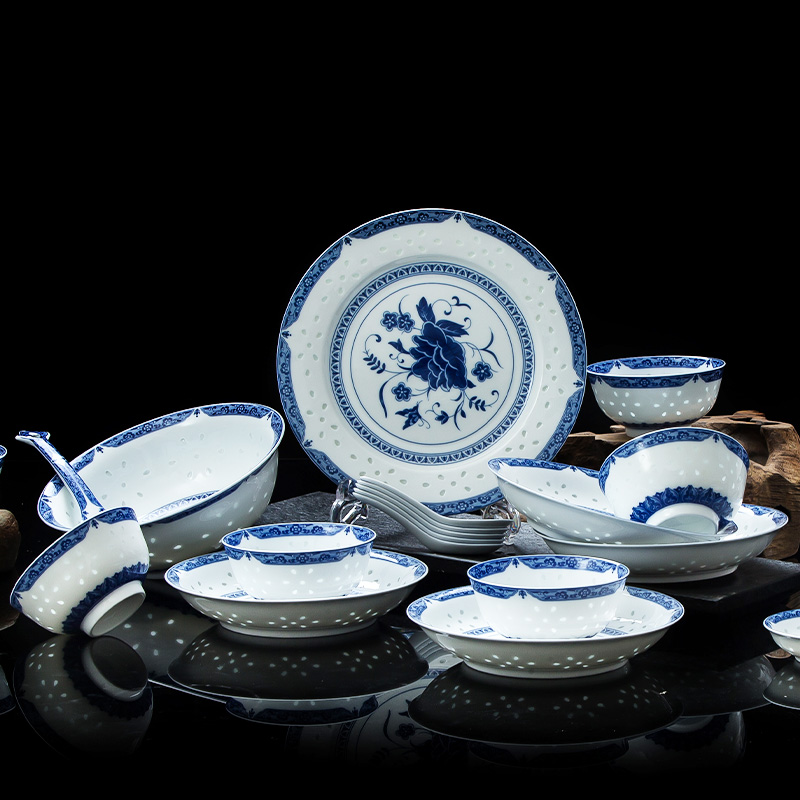 Jingdezhen porcelain tableware dishes suit household of Chinese style and contracted Jingdezhen ceramic plate combination of blue and white porcelain bowls with a gift