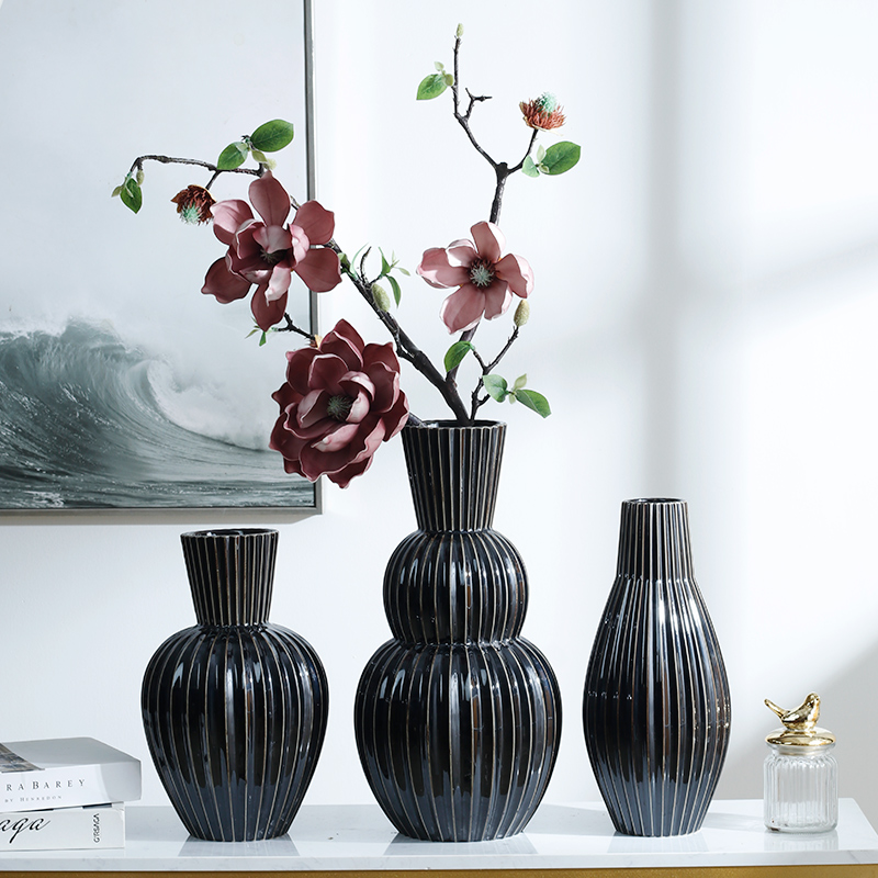 Creative light key-2 luxury black stripe convergent ceramic table model soft adornment simulation vase floral floral outraged