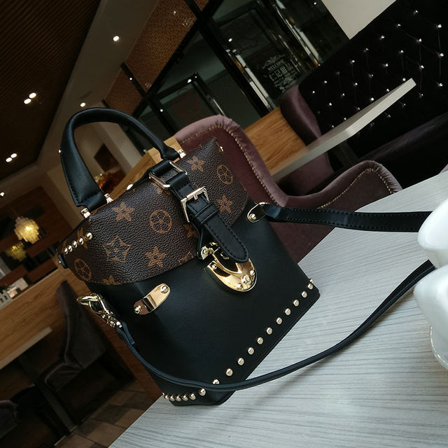 Fashion small box red net bag retro Gogo box package 2019 new casual bag Messenger bag super wild fire Fashion small box red net bag retro Gogo box package 2019 new casual bag Messenger bag super wild fire