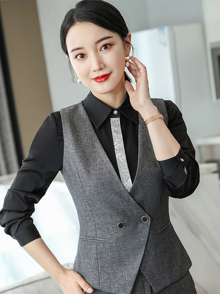 打工人翻身变时髦精。灰色马甲套装女秋冬新款职业工装太上头了