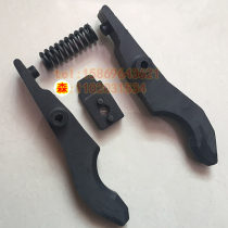 CNC machine tool machining center first round knife clip HDW hat type knife library knife claw (left and right clip) BT40 knife card