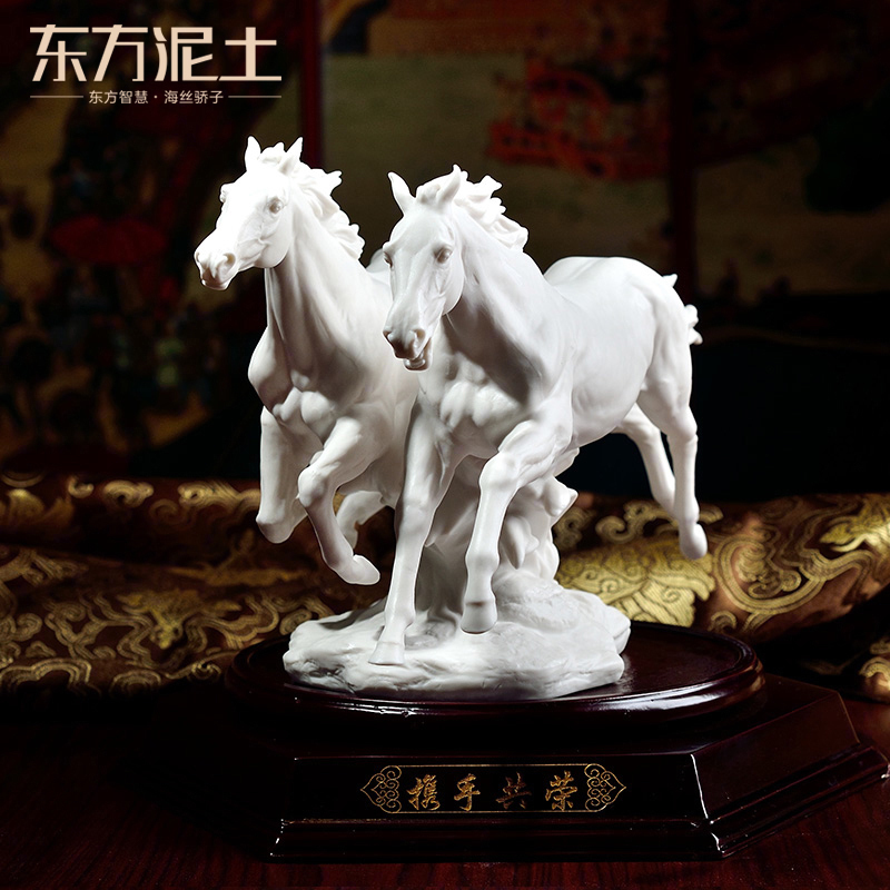 Oriental clay ceramic horse furnishing articles dehua porcelain its art collection business gifts/hand in hand