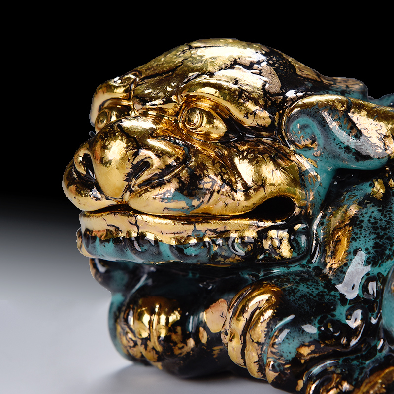 Oriental clay ceramic artisans Zhang Chang the teacher Lin, a bronze color series art/lion lion