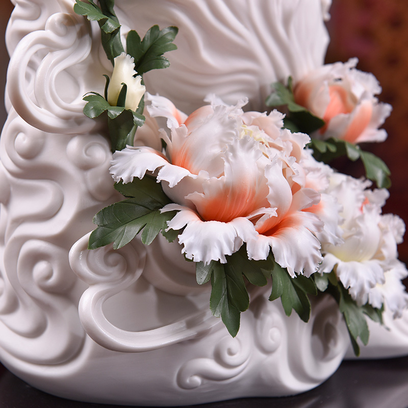 Oriental clay ceramic lucky money and cabbage furnishing articles sitting room adornment handicraft high - grade opening housewarming gift