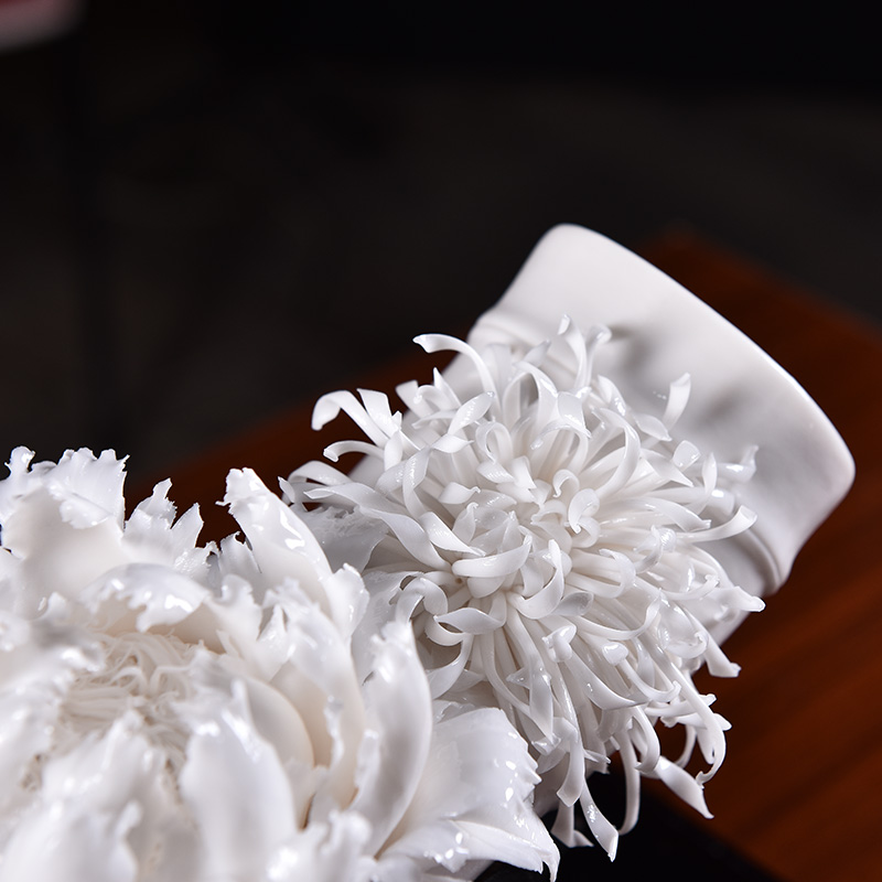 Oriental soil dehua white porcelain ceramic flower art upscale hotel club house furnishing articles gifts/today