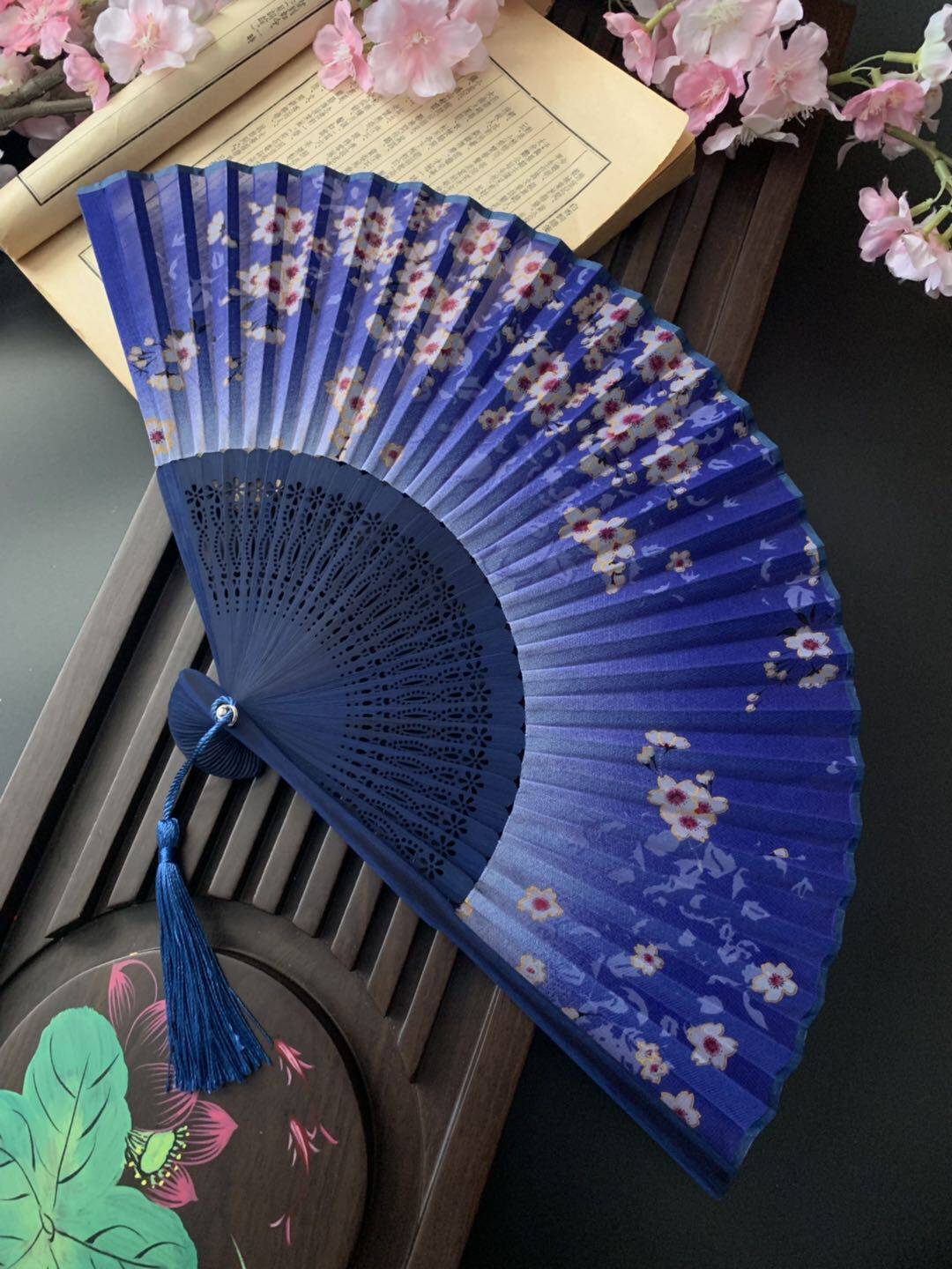 一柄古风折扇,扇动千年悠思-趣美搭