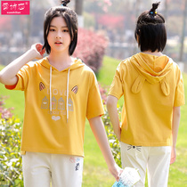T-shirt teenage girl summer clothing 2019 new products Korean version of cute cartoon embroidered flower compassionate junior high school student with short sleeve blouse