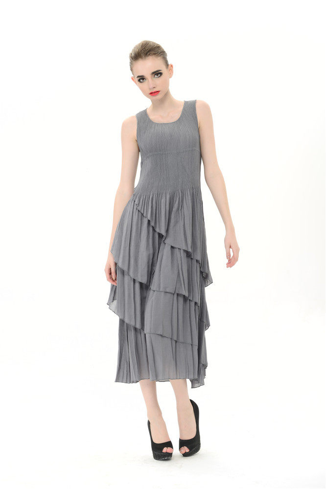 三宅褶衣长连衣裙2017欧洲站新款春夏修身层层大摆压褶一生褶皱包