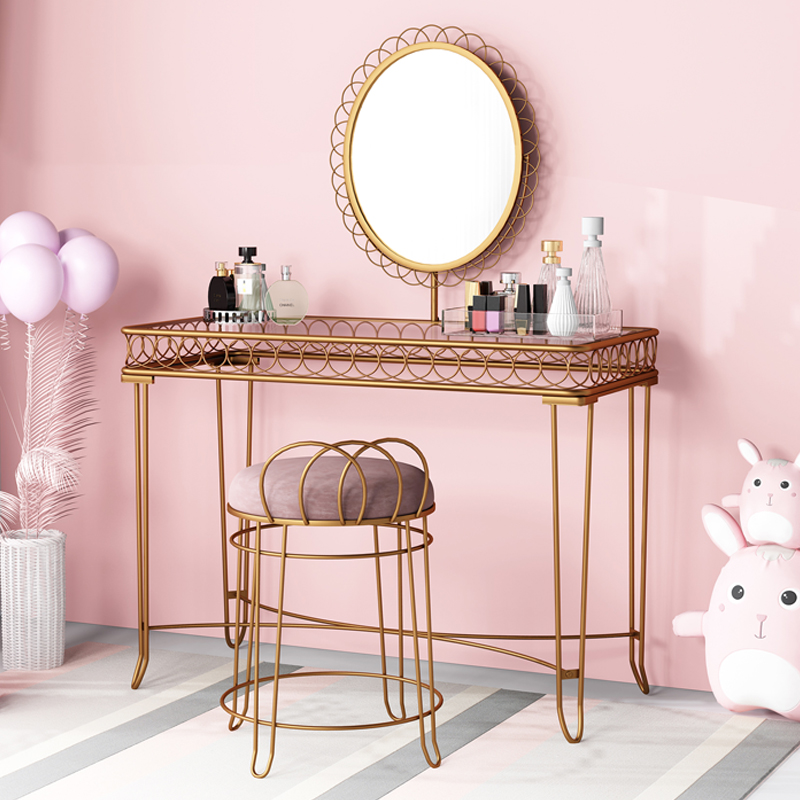 girl makeup table