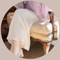 Xiao Gongzi) Velvet flower)All-match thin soft knitted straight skirt BQ38