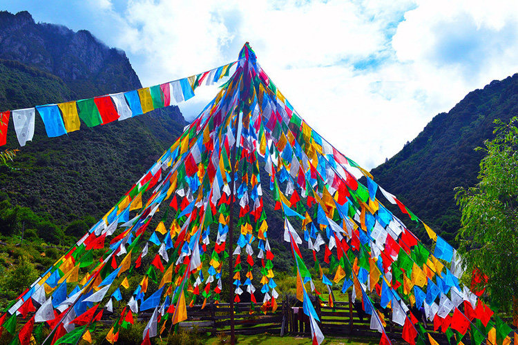 经幡五色旗西藏全家福龙达30面30种经文绸布五彩风马旗大量批发