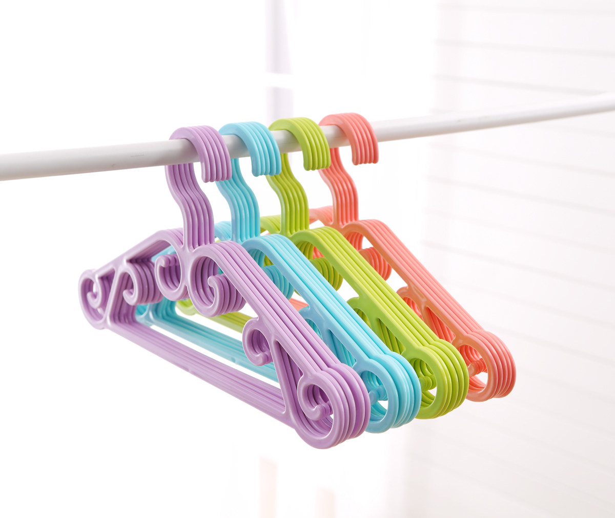 鑫贝音符衣架防风塑料衣架干湿两用衣架防滑无痕晾衣服挂晒衣撑