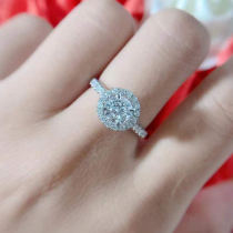 Fu Daisheng group inlaid with four claws diamond female ring fashion round ring explicit drill white 18K gold wedding drilling ring custom