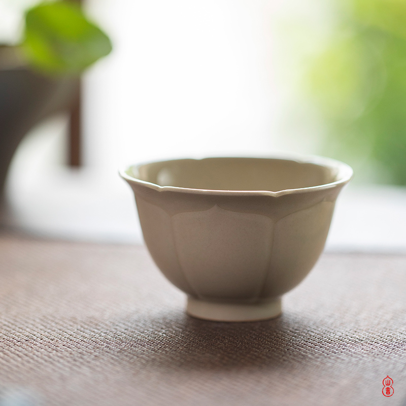 Sprawling up lotus - shaped kwai koubei jingdezhen checking ceramic cups masters cup personal special sample tea cup
