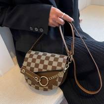 Small Crownins Foreign Air Broadband Slanted Satchel Bag 2022 New Pack Bag Women Autumn Winter Board G Superior Feel Saddle Bag