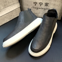 A new high - gang shoe in autumn and winter 2021 new high - gang shoes men and Korean edition of the trend of Martin boots and casual plate shoes